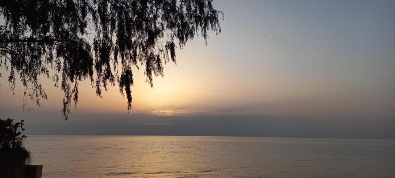 Mert Apart Hotel Beldibi  Bagian luar foto